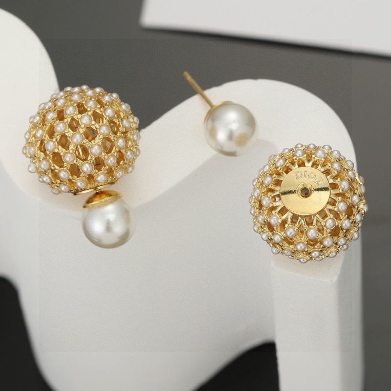 chr1st1an D10r earrings